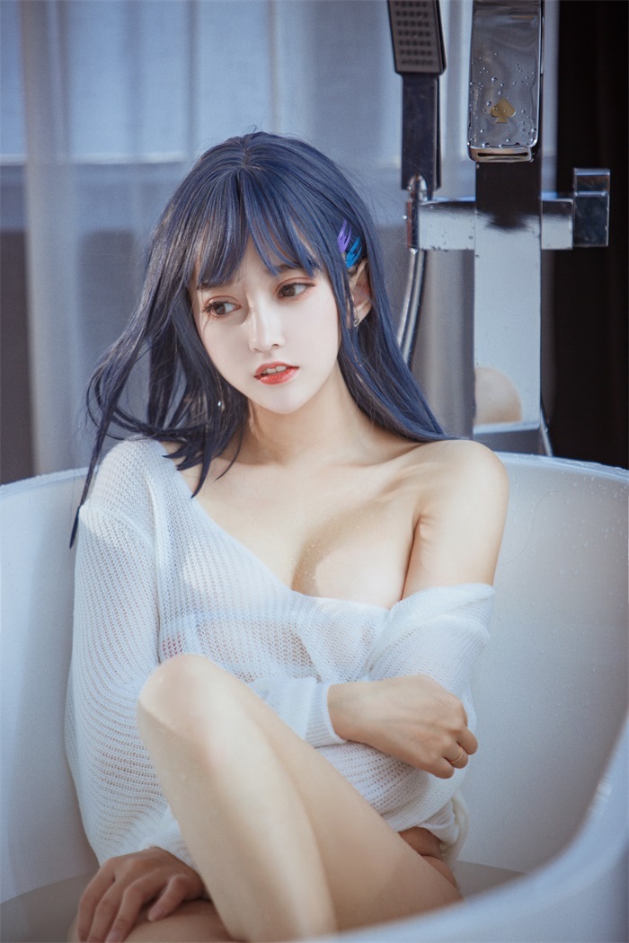 微博红人@过期米线线喵-浴缸 美腿 [23P/282MB]插图2