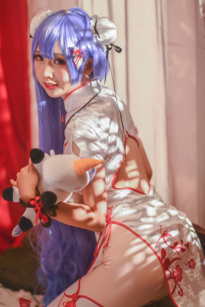 网荭Coser@面饼仙儿 – 白丝旗袍 [20P/230MB]插图1