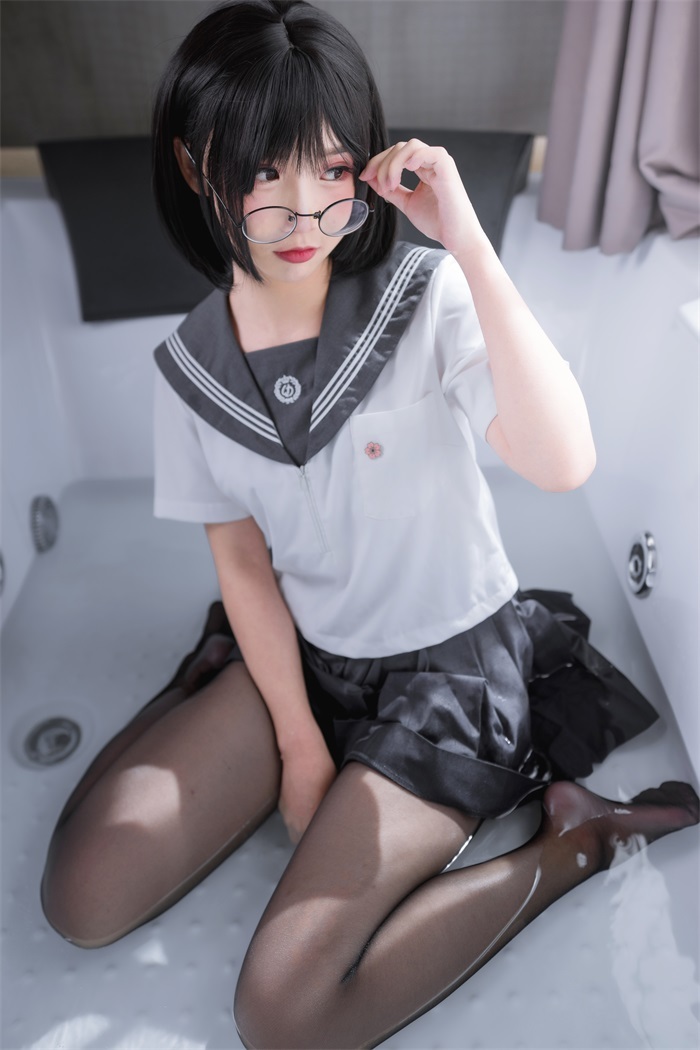 网荭Coser@面饼仙儿 – 脑内少女 黑丝JK [25P/241MB]插图