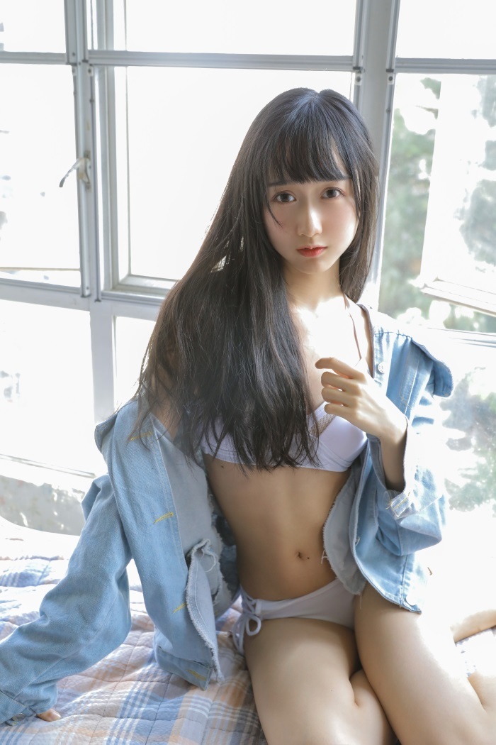 网荭Coser@木绵绵OwO – 绵相随 清纯起床小女友 [22P/85MB]插图1