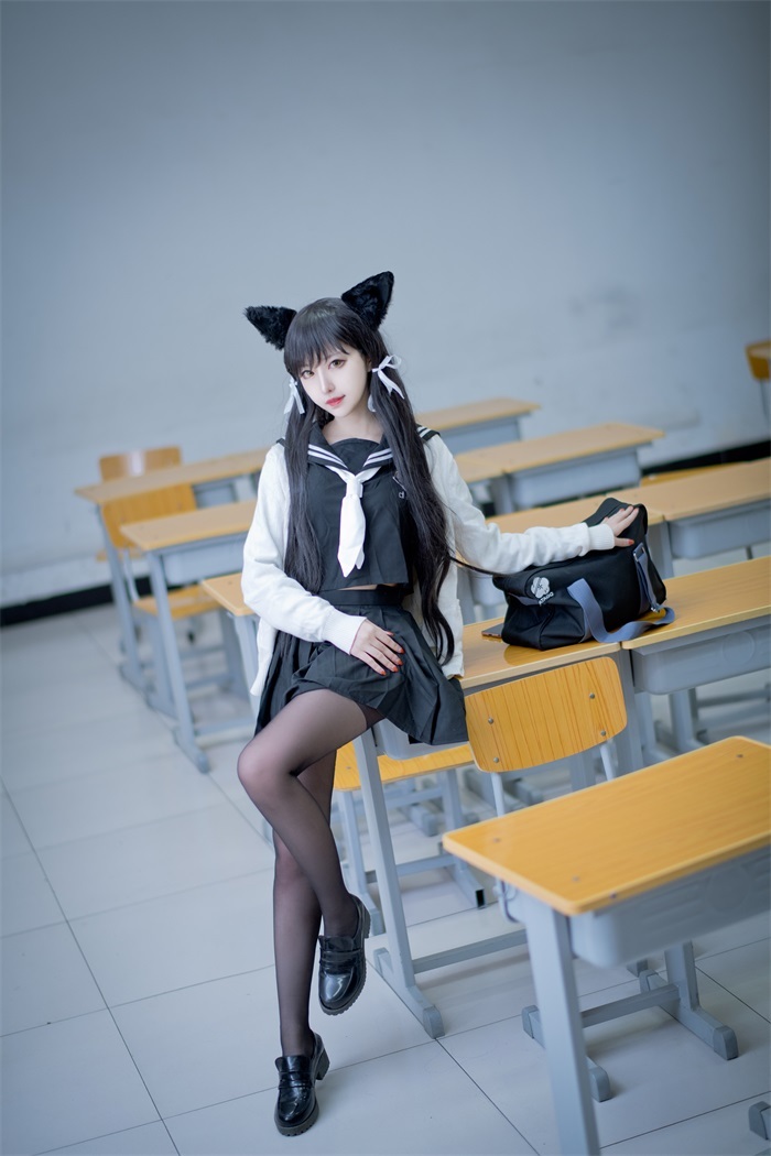 人气动漫Coser@Shika小鹿鹿 爱宕至服兽耳黑丝 [50P/309MB]插图1