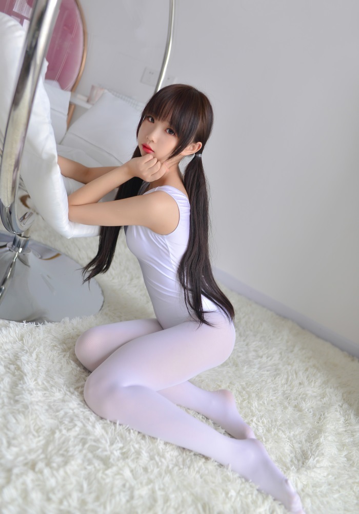 网荭Coser@雪琪 – 双马尾白色体操服 [25P/228MB]插图