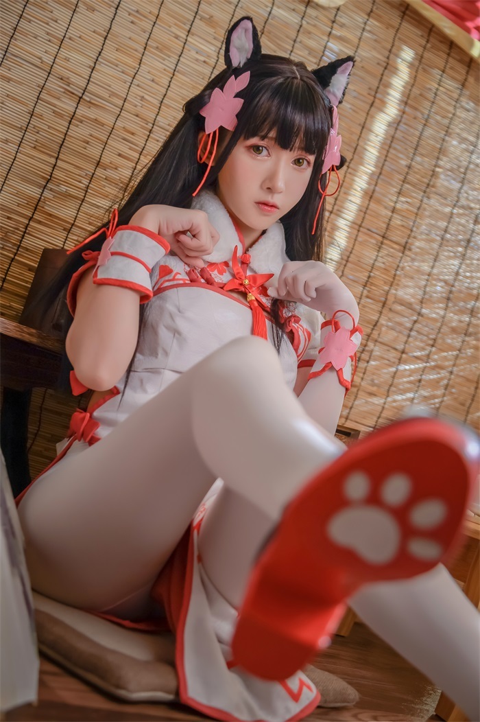 人气动漫Coser@鳗鱼霏儿 碧蓝华裳 夕暮 白丝 兽耳 [16P/229MB]插图1