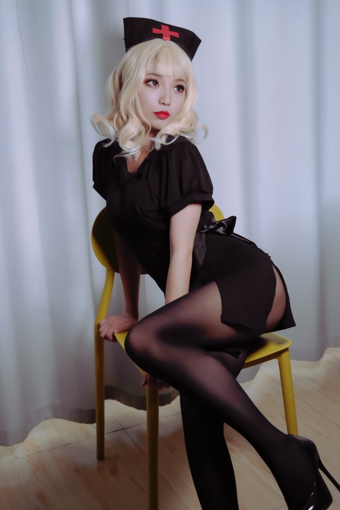 人气动漫Coser@白易教主 – 黑化红十字互士 [24P/138MB]插图