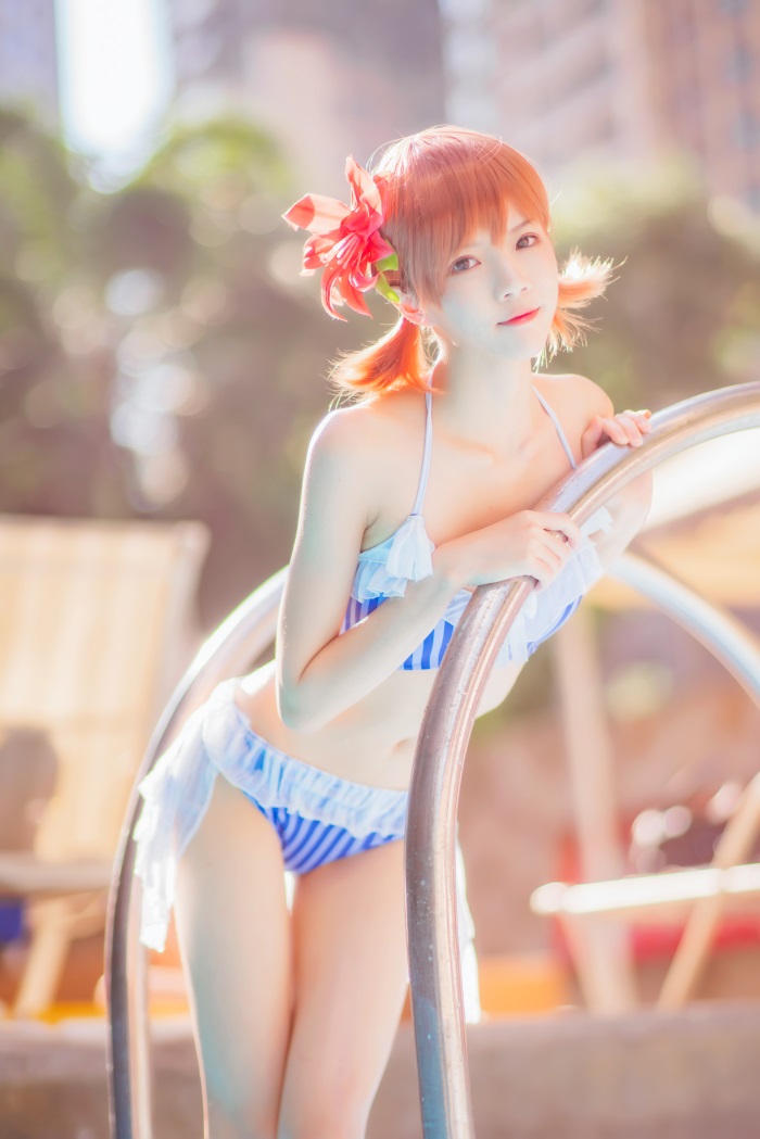 罗莉风COS 桜桃喵 – 户外炮姐泳装戏水 [49P/656MB]插图