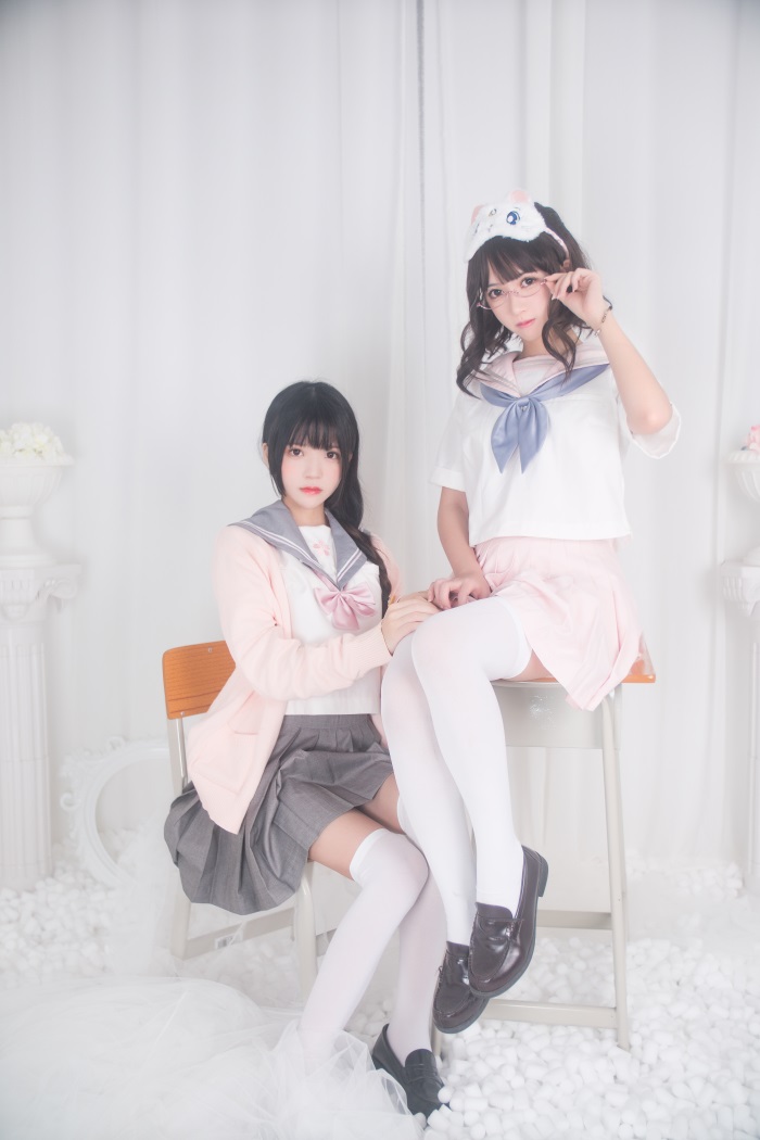 罗莉风COS 桜桃喵 – 百合(桜桃喵&鳗鱼霏子)单双两套 [44P/830MB]插图1