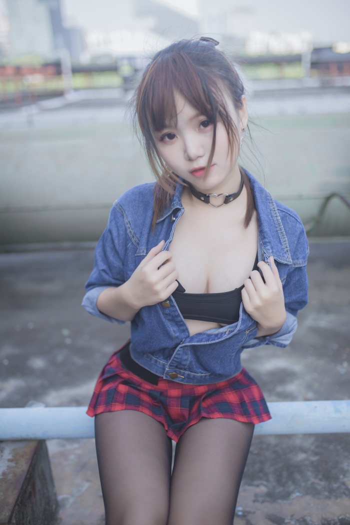 网荭Coser@Yoko宅夏Cos – 红色格子 [32P/188MB]插图
