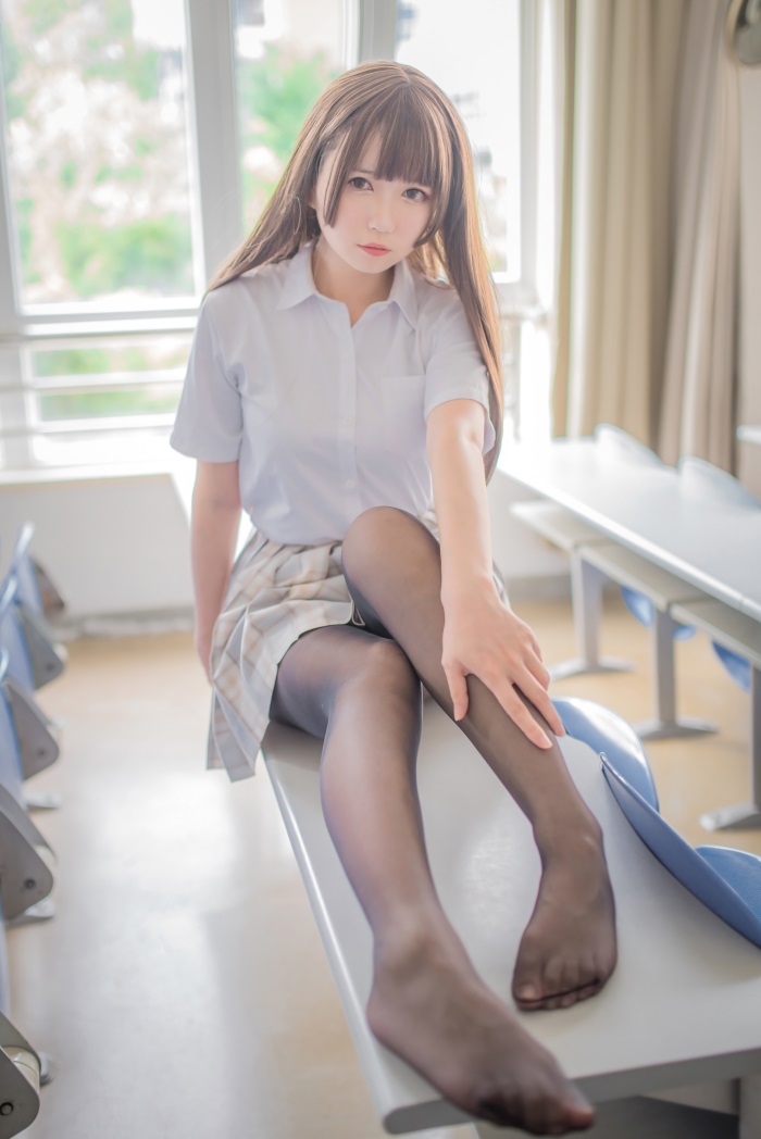 白金Saki写真 – 至服黑丝 [24P/217MB]插图2