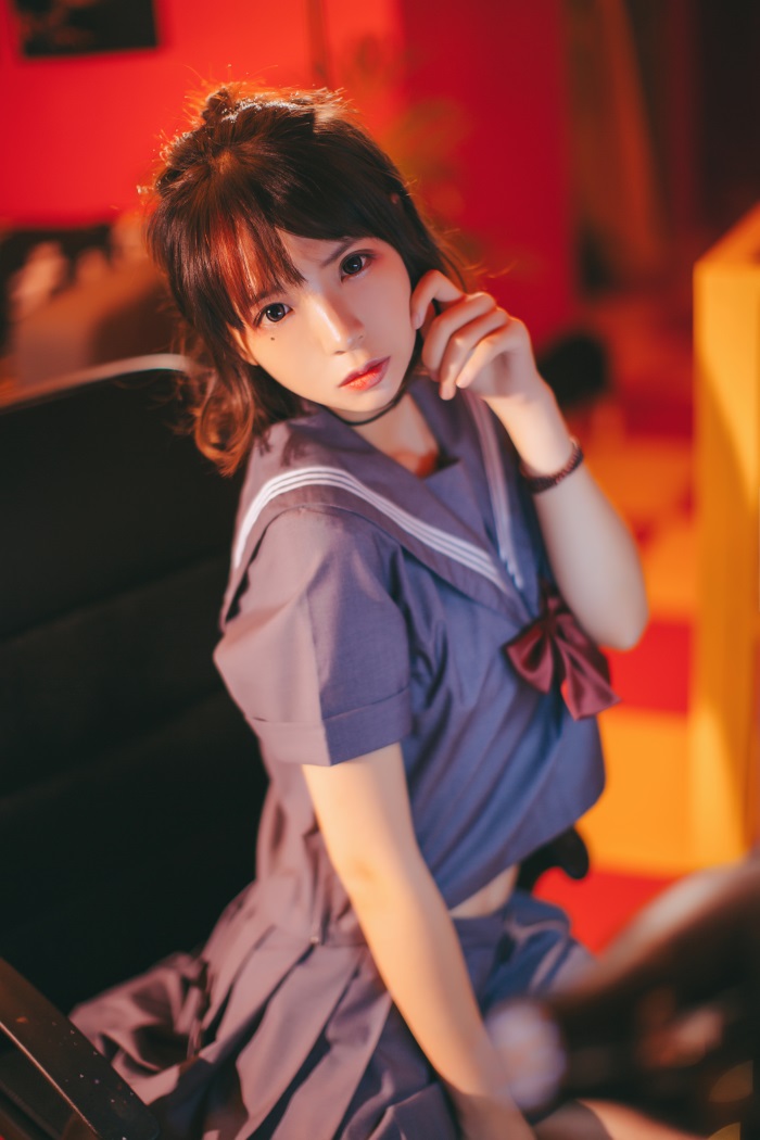 网荭Coser@疯猫ss – 至服暗黑JK [16P/220MB]插图2