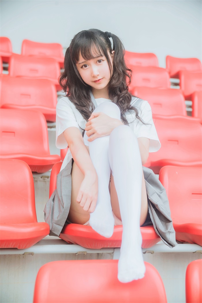 网荭Coser@木绵绵OwO – 灰色JK [38P/83.3MB]插图