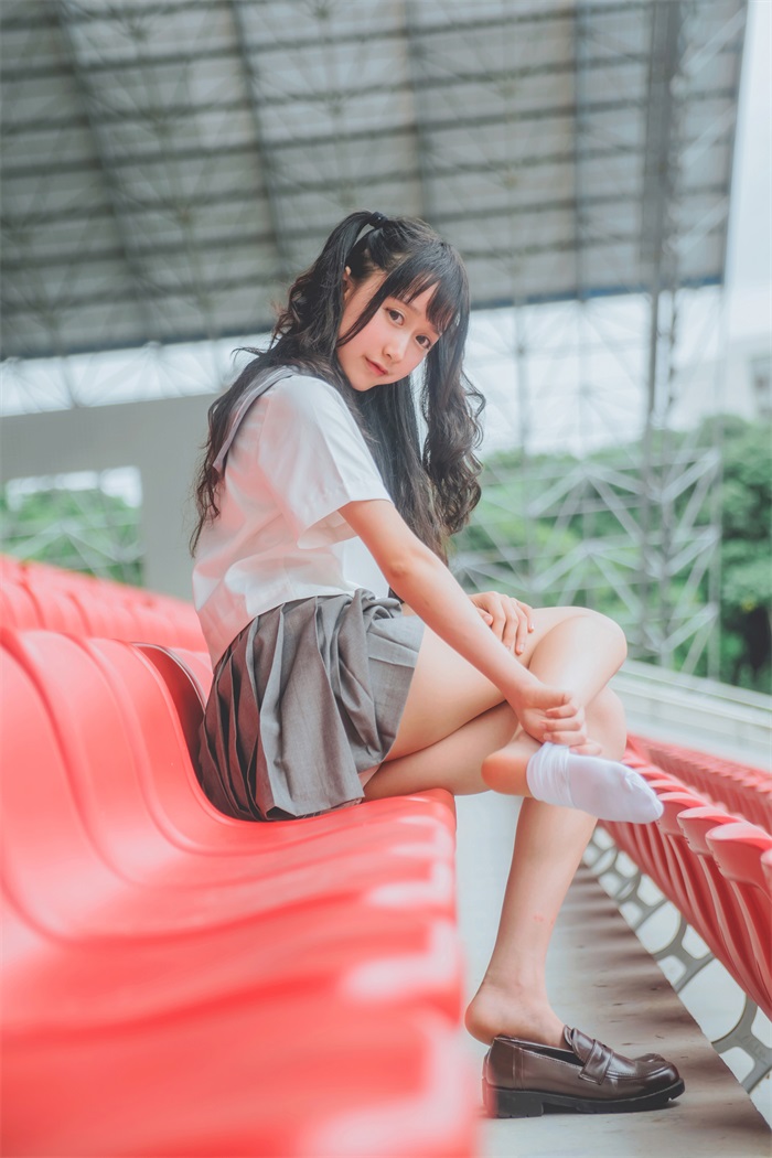 网荭Coser@木绵绵OwO – 灰色JK [38P/83.3MB]插图2