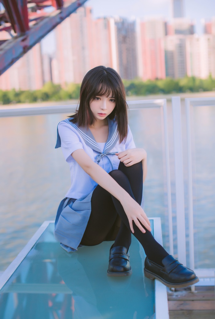 网荭Coser@疯猫ss – 户外海边水手服 [15P/150MB]插图