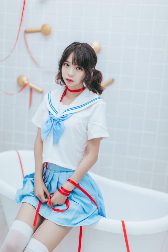 网荭Coser@疯猫ss – 浴室JK [21P/172MB]插图